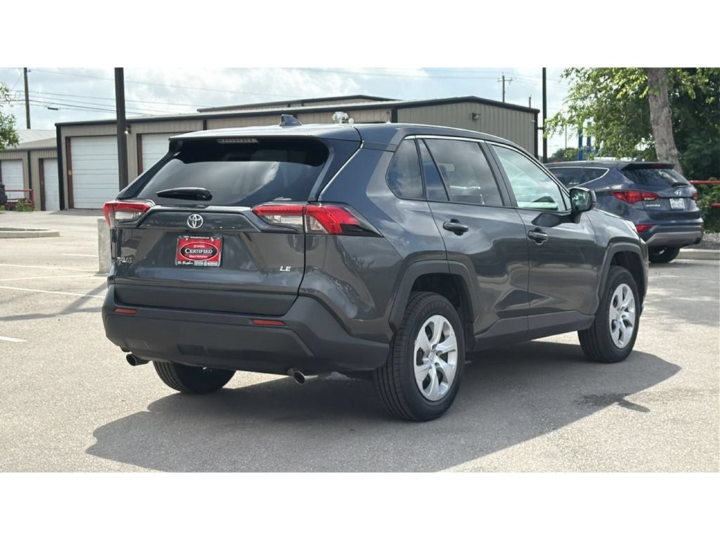 Used 2024 Toyota RAV4 LE FWD image 4