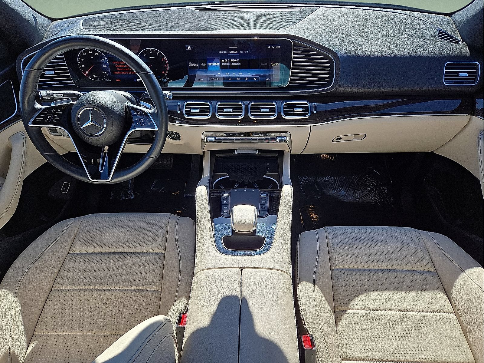 Used 2025 Mercedes-Benz GLE 450 4MATIC w/ Warmth & Comfort Package image 18