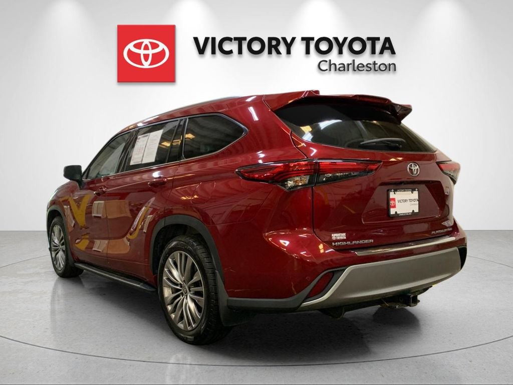 Used 2020 Toyota Highlander Platinum AWD/4WD image 3