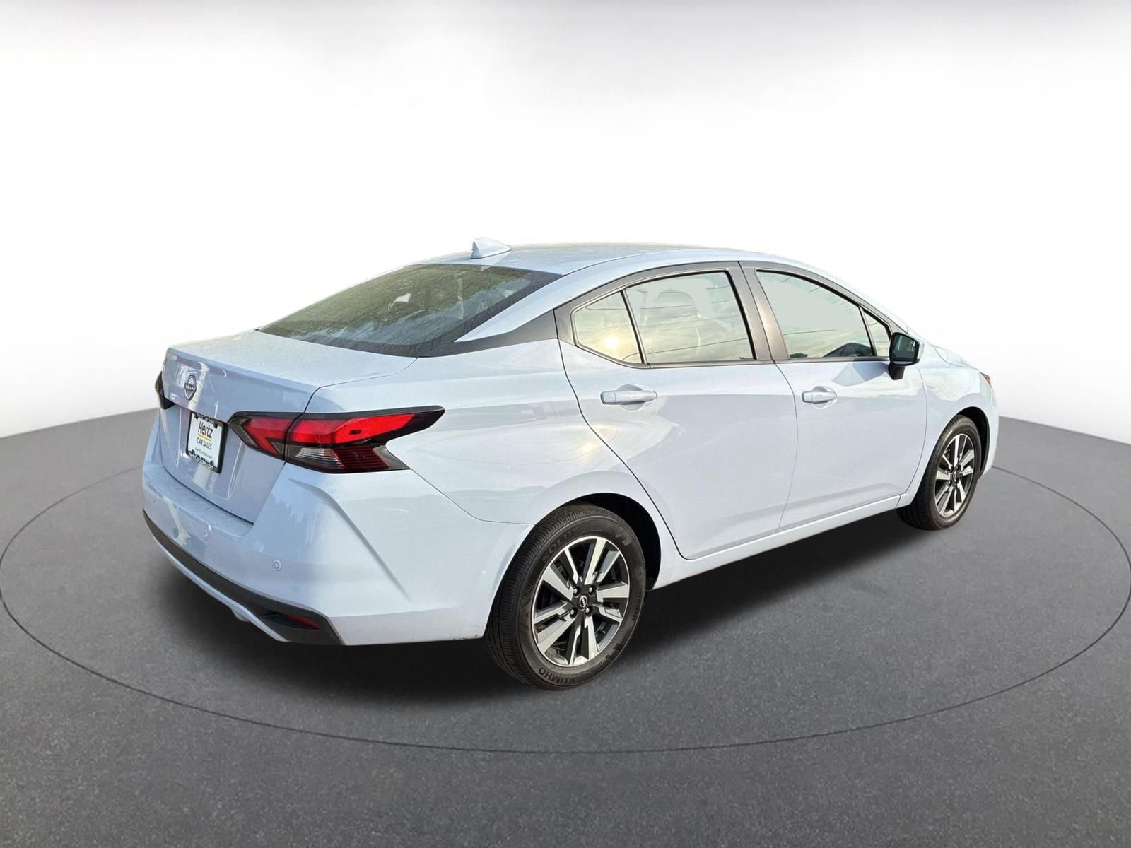 Used 2025 Nissan Versa SV image 7