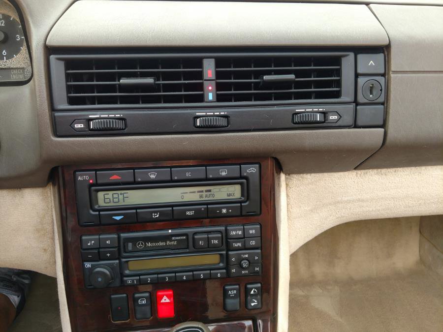 Used 1997 Mercedes-Benz SL 320 image 8