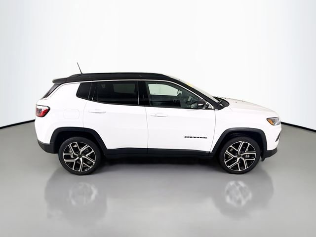 Used 2025 Jeep Compass Limited image 8