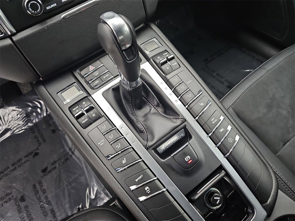 Used 2018 Porsche Macan image 37