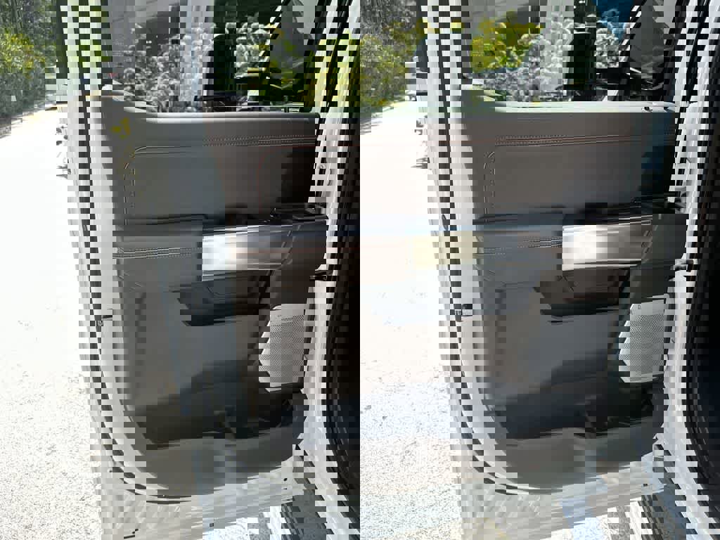 Used 2025 Ford F250 King Ranch w/ Chrome Package image 37