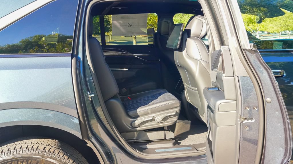 New 2026 Cadillac Escalade IQ Luxury 1 AWD/4WD image 10