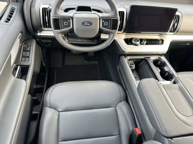 New 2025 Ford Expedition Active image 25