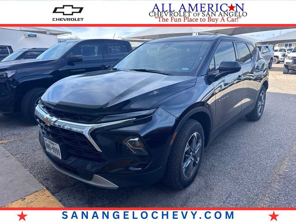Used 2025 Chevrolet Blazer LT w/ Driver Confidence Package FWD image 1