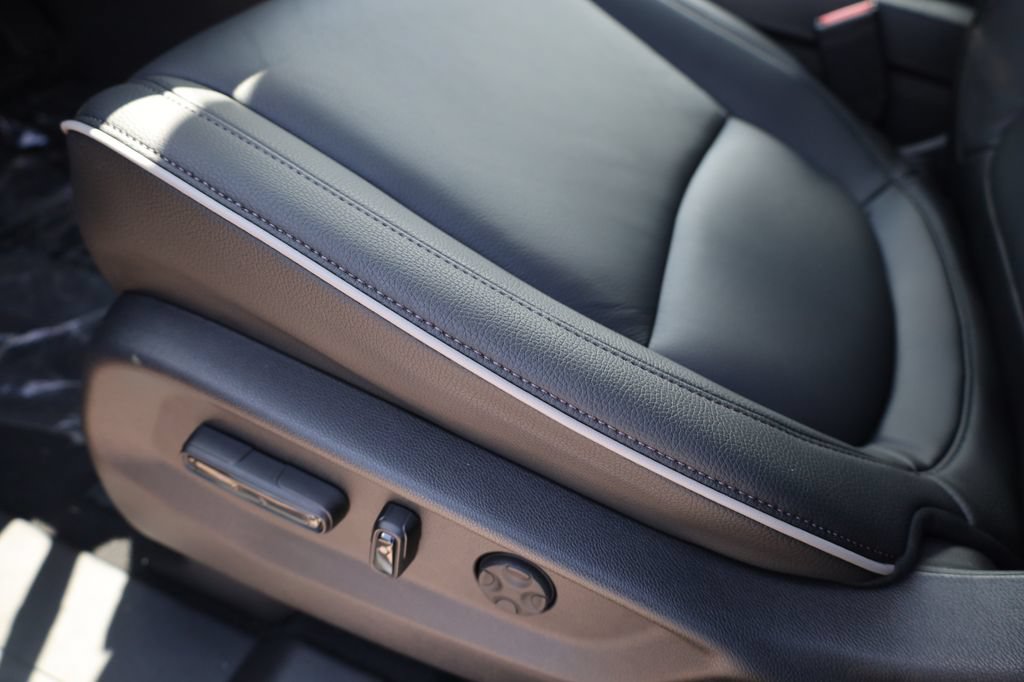 New 2026 Honda Odyssey Touring image 13