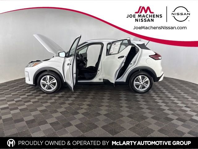 Used 2022 Nissan Kicks S image 9