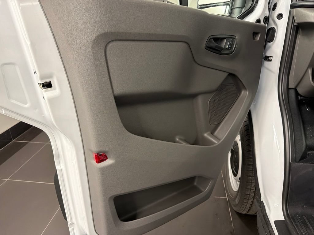 New 2026 Ford Transit 250 148 Medium Roof RWD image 28