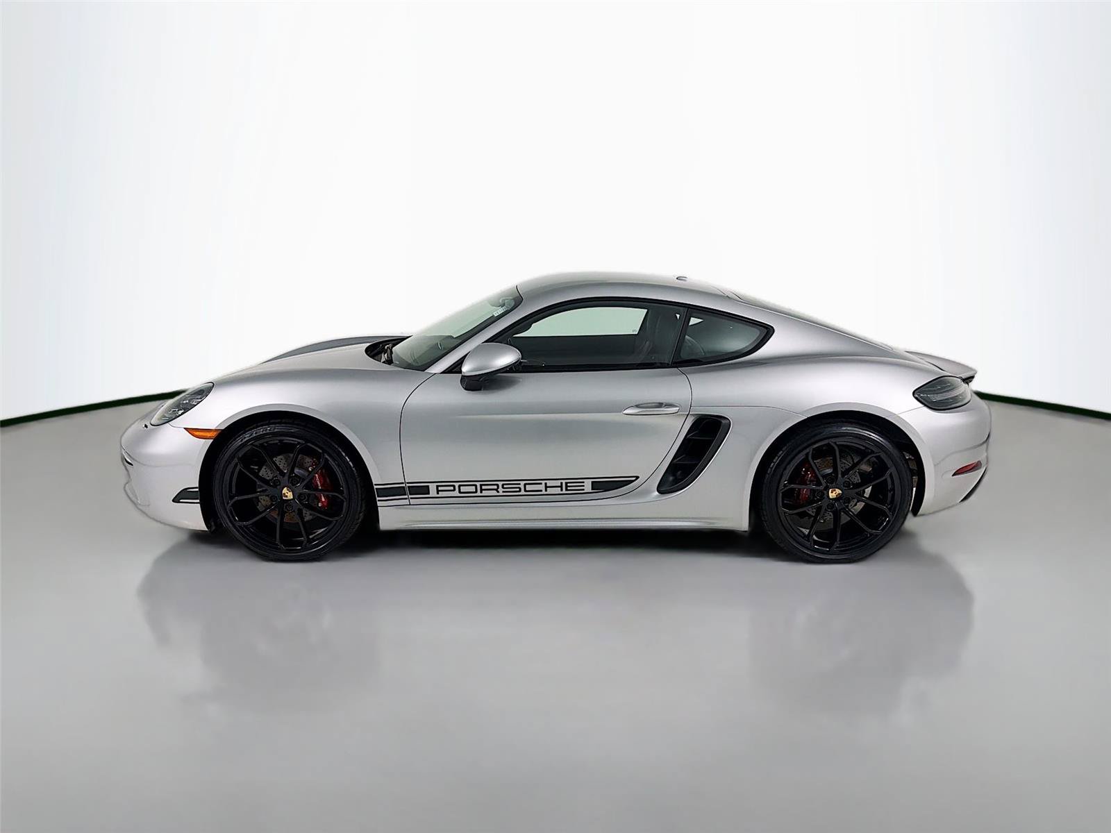 Used 2024 Porsche 718 Cayman w/ Premium Package RWD image 2