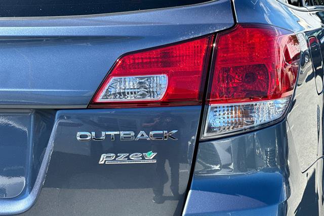 Used 2013 Subaru Outback 2.5i Limited AWD/4WD image 27