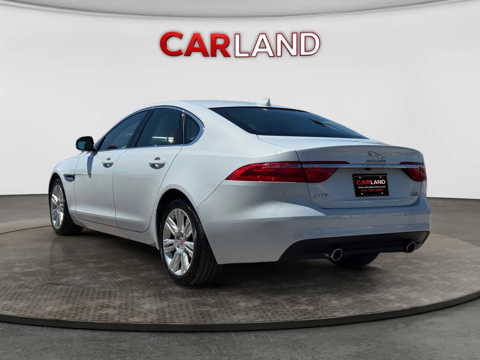 Used 2016 Jaguar XF Premium AWD/4WD image 4