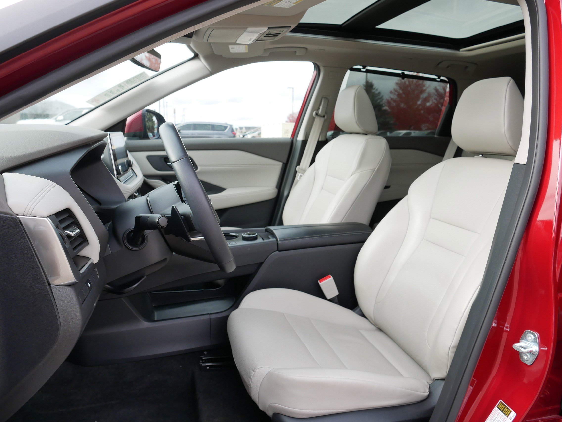 Used 2023 Nissan Rogue SV w/ SV Premium B Package image 34