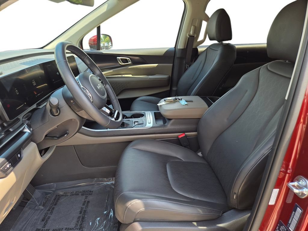 Certified 2025 Kia Carnival FWD image 17