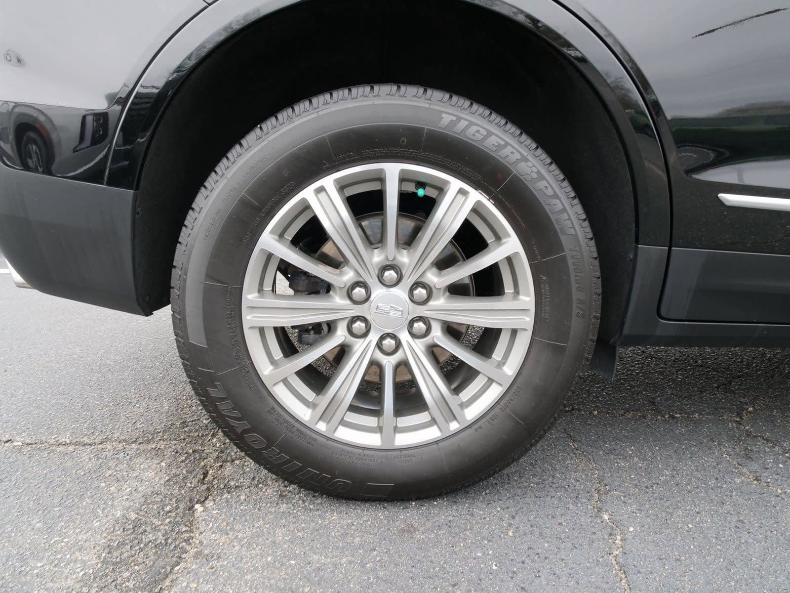 Used 2018 Cadillac XT5 Luxury w/ Driver Awareness Package image 11