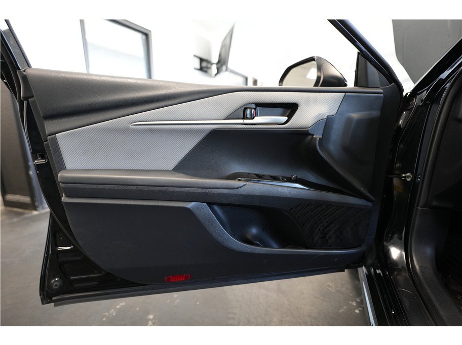 Used 2025 Toyota Camry SE FWD image 15