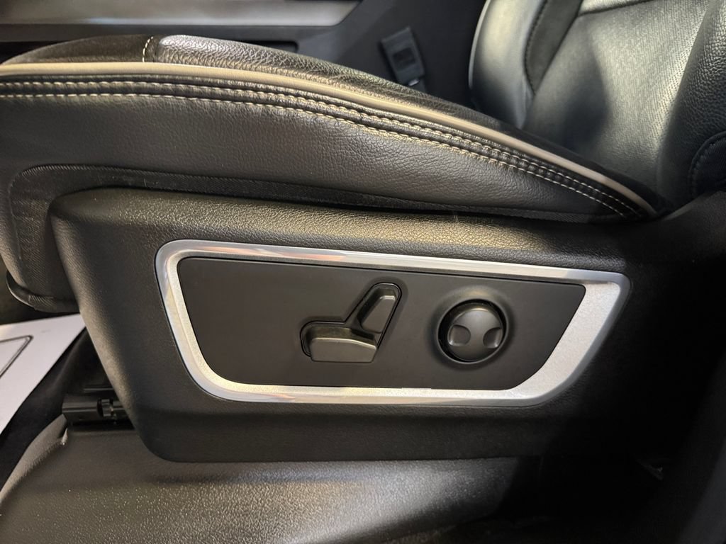 Used 2023 RAM 1500 Laramie AWD/4WD image 13