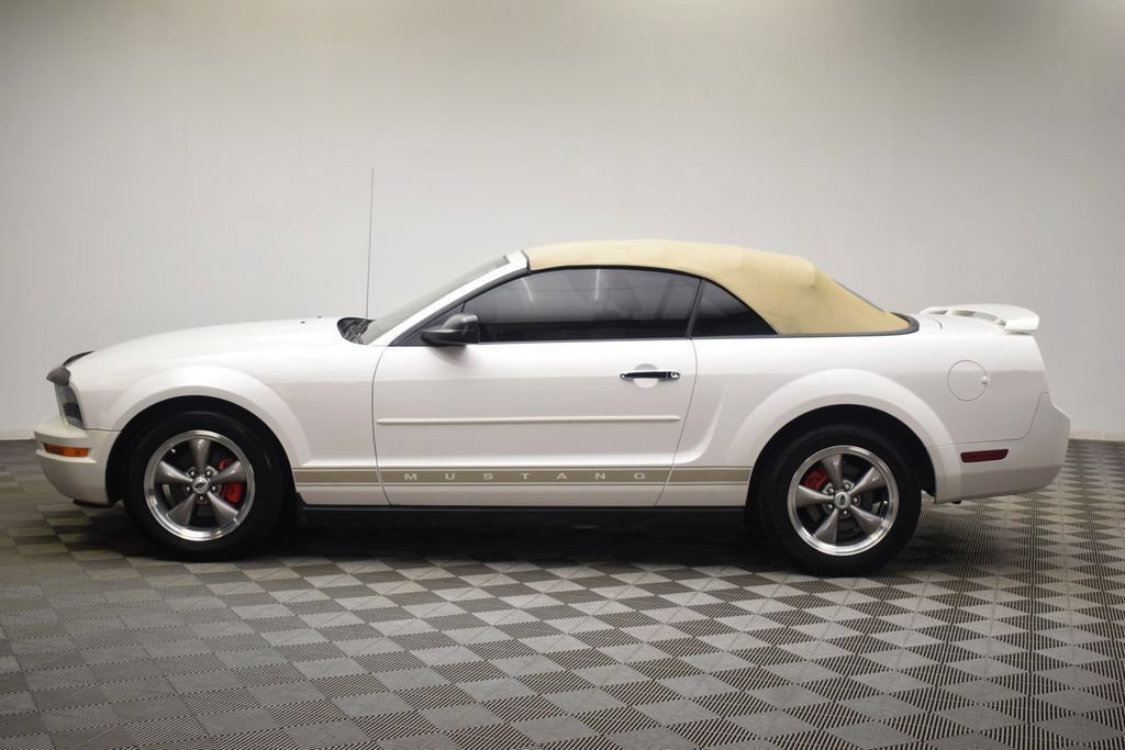 Used 2006 Ford Mustang Premium RWD image 10