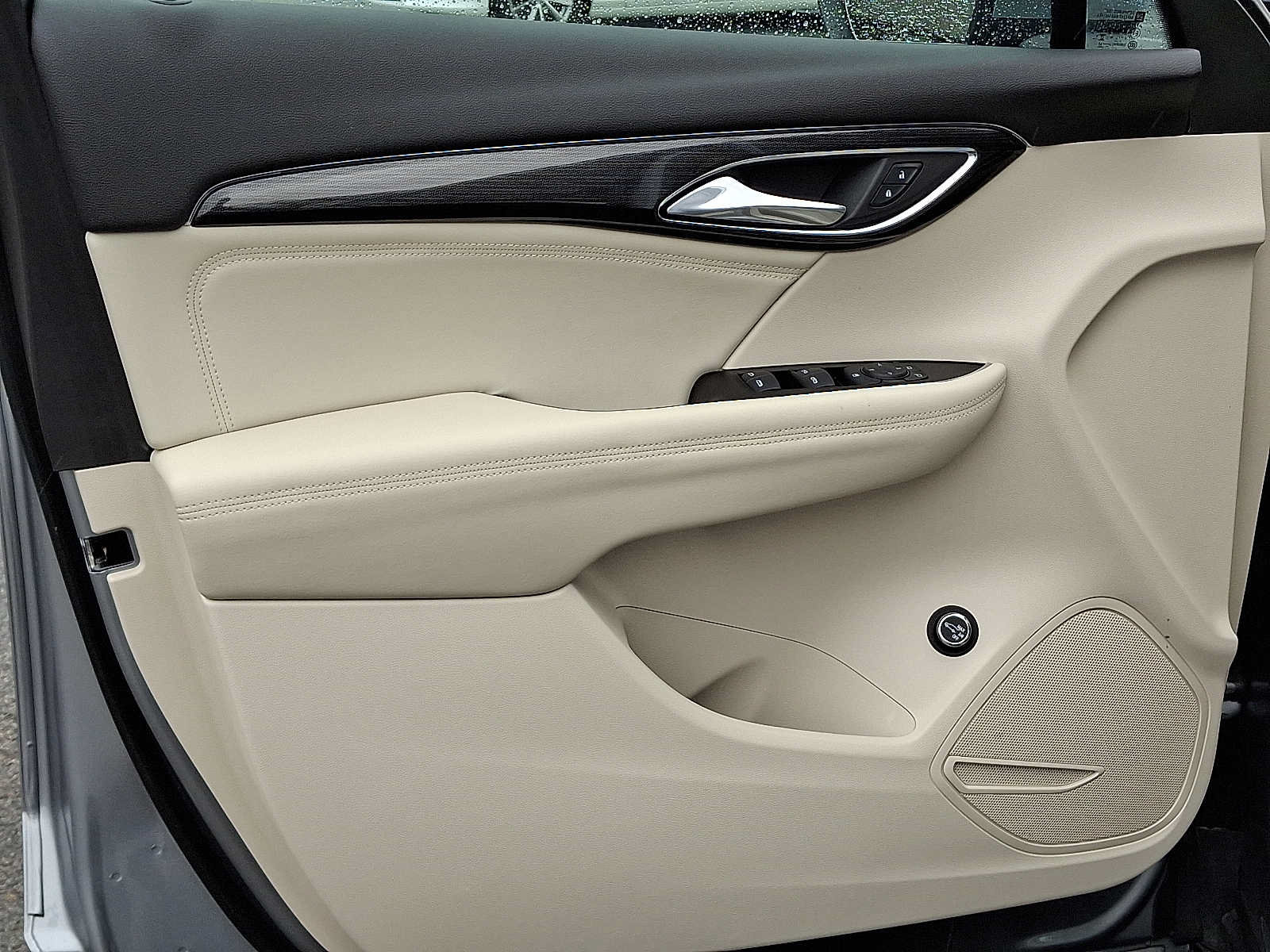 Used 2023 Buick Envision Preferred AWD/4WD image 12