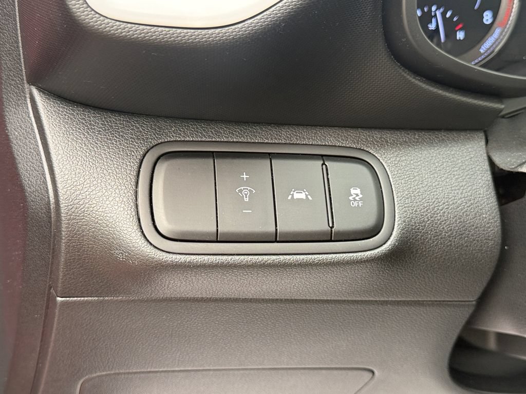 Certified 2022 Hyundai Venue Limited FWD image 19