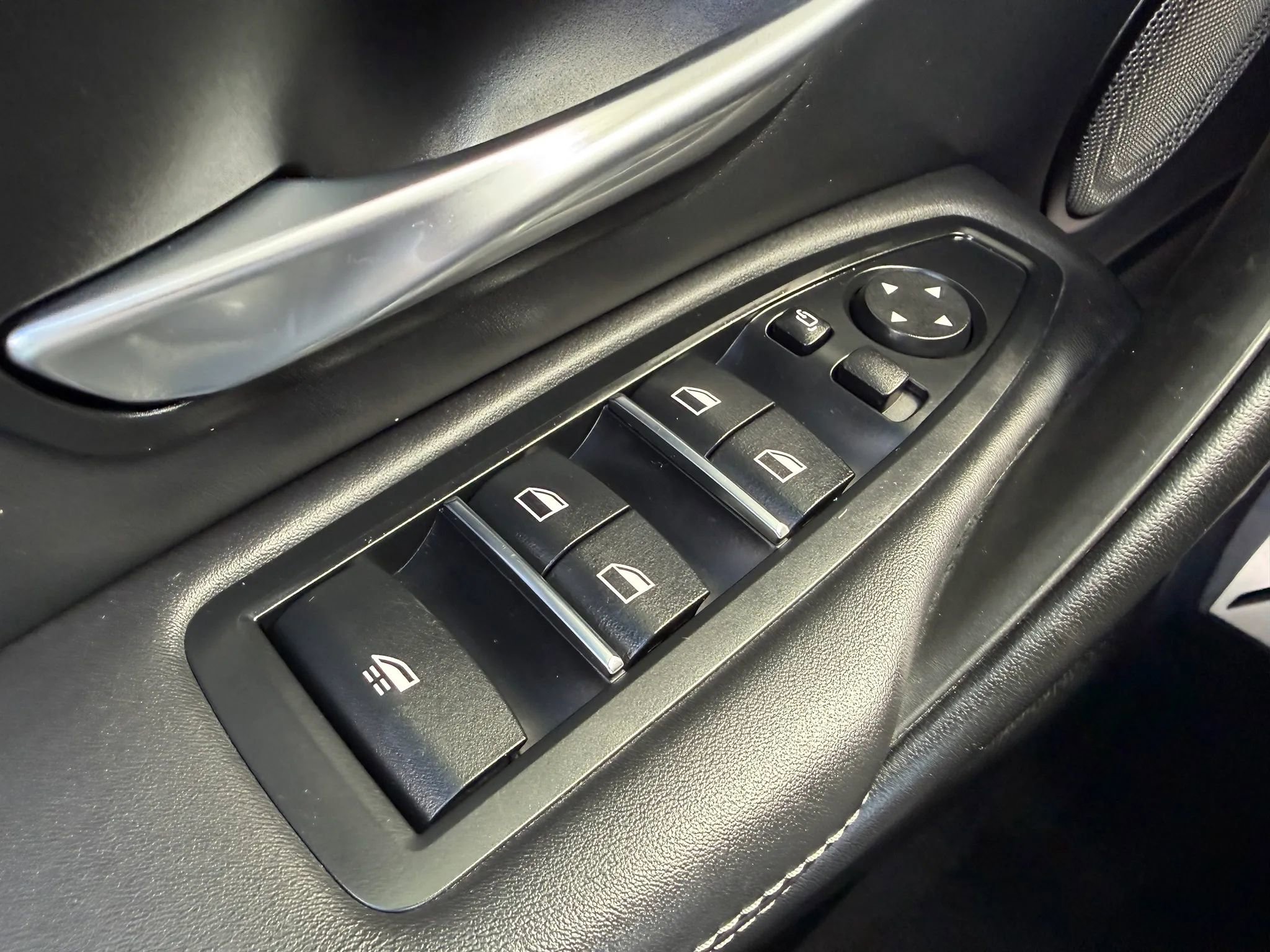 Used 2020 BMW M4 Convertible w/ Competition Package RWD image 40