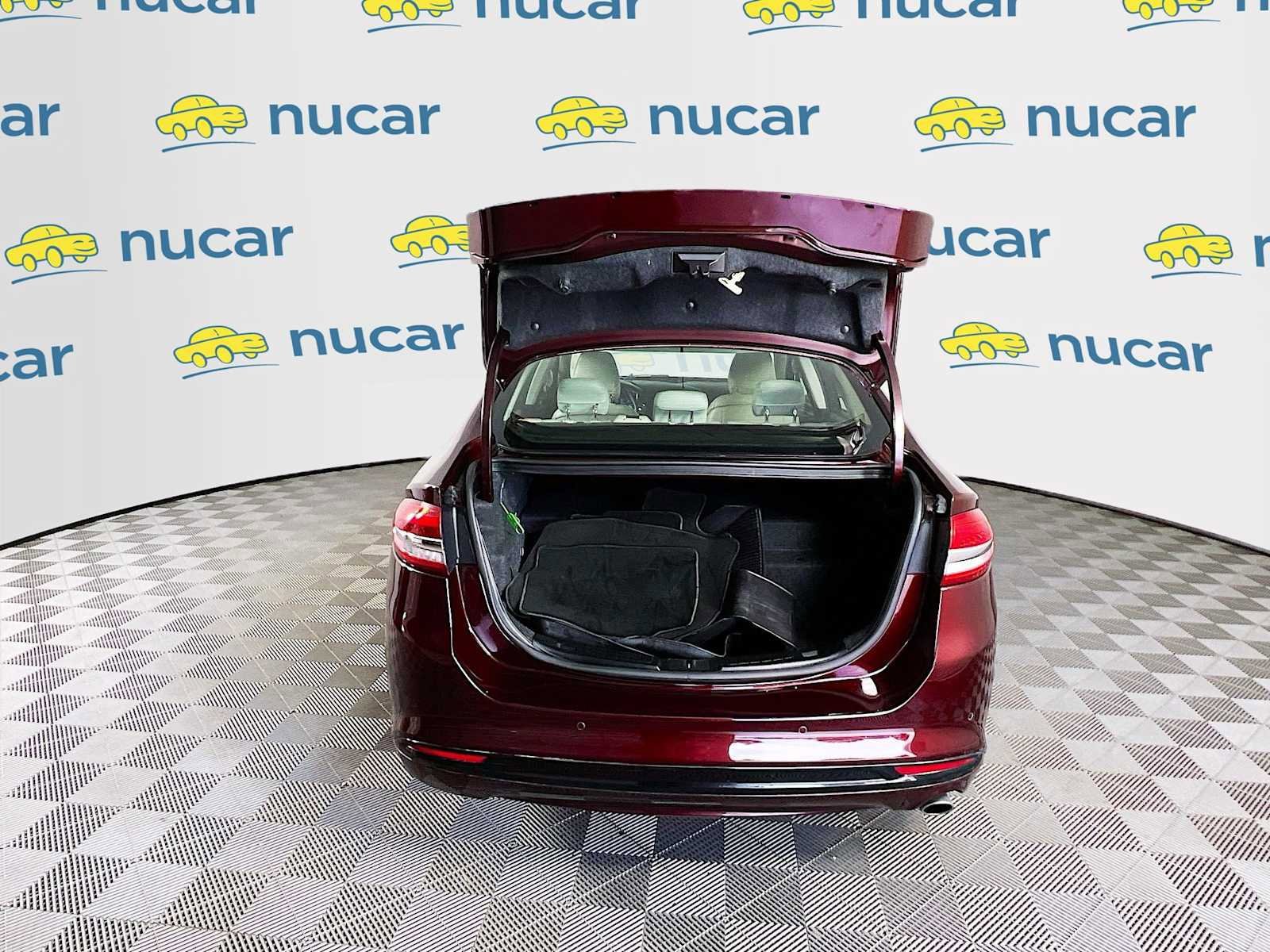 Used 2018 Ford Fusion Energi Titanium FWD image 27