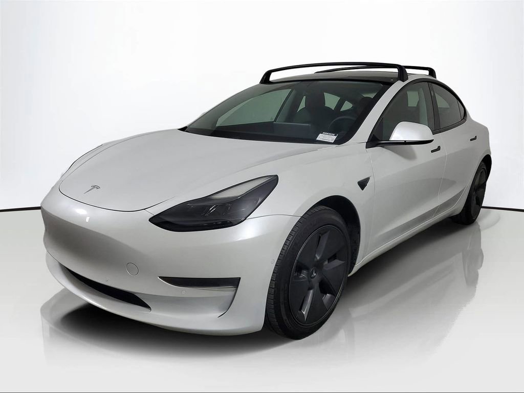 Used 2021 Tesla Model 3 Standard Range Plus image 3