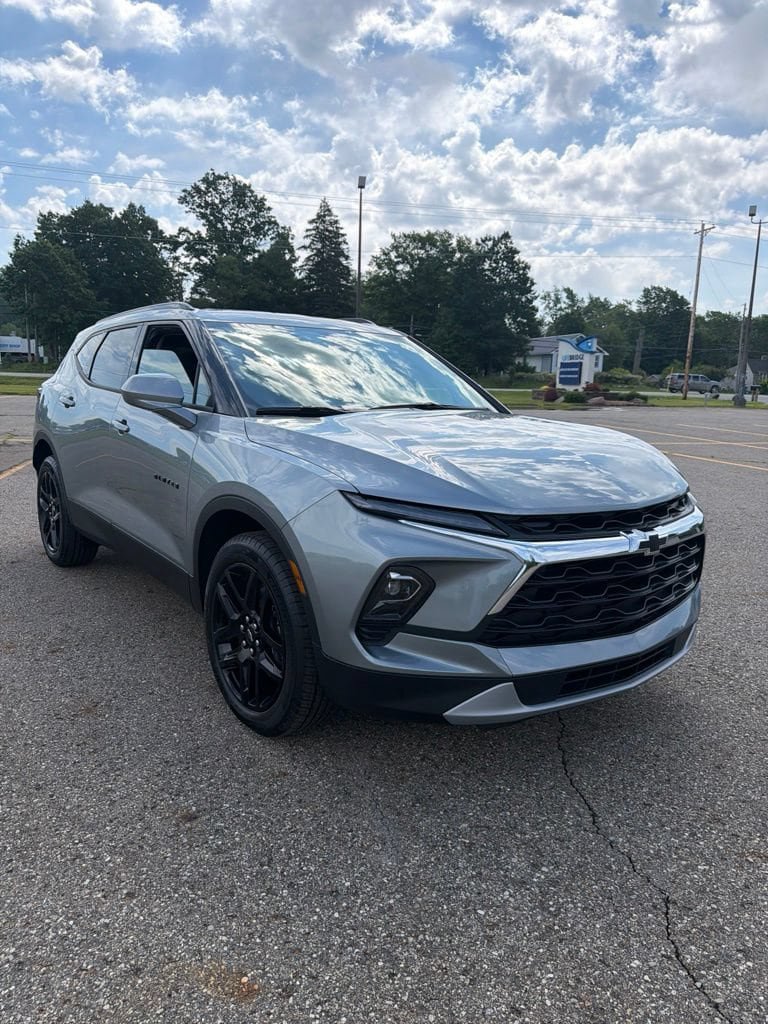 New 2026 Chevrolet Blazer LT w/ Convenience Package AWD/4WD image 3