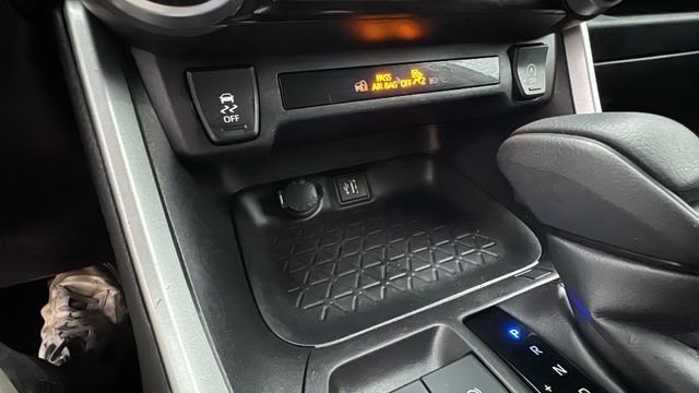 Used 2024 Toyota RAV4 LE image 21
