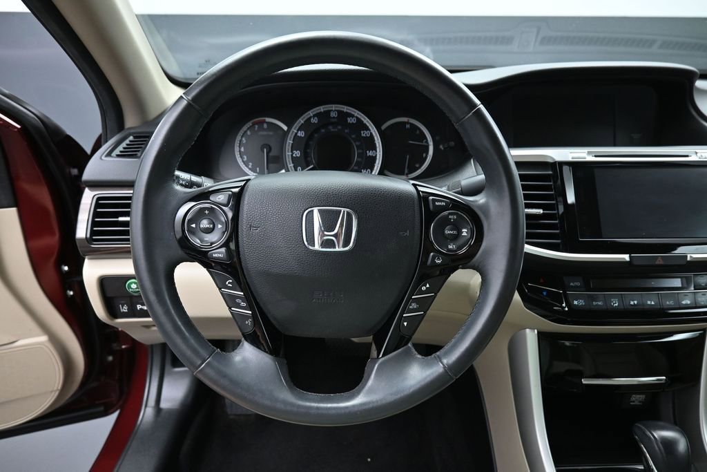 Used 2017 Honda Accord Touring image 17