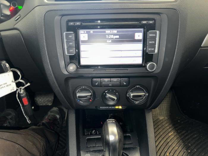 Used 2011 Volkswagen Jetta TDI FWD image 36