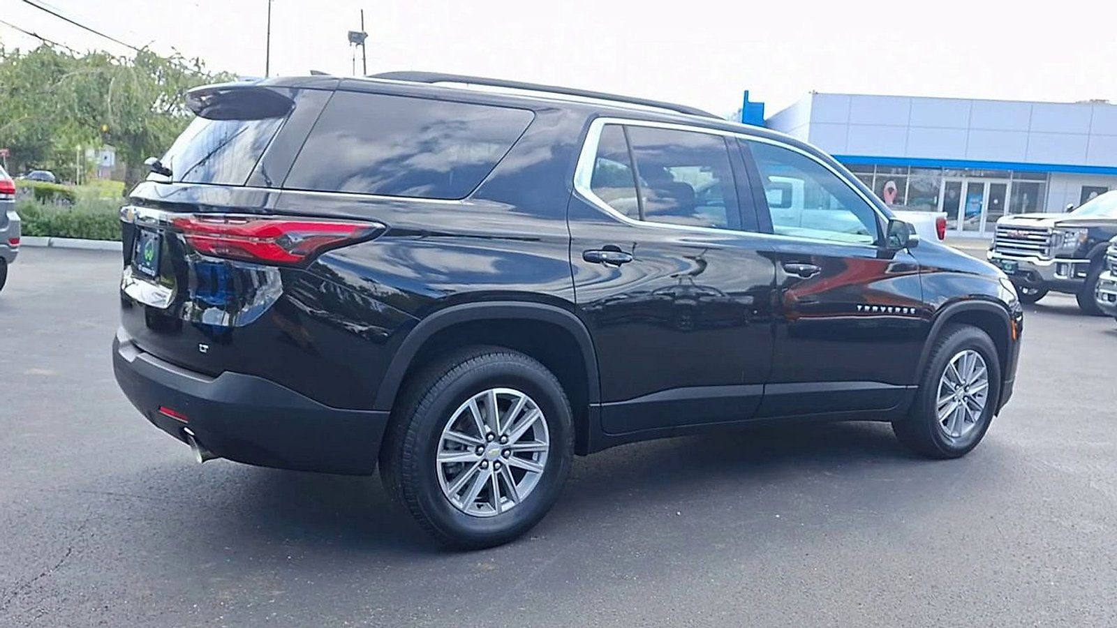 Certified 2023 Chevrolet Traverse LT image 9