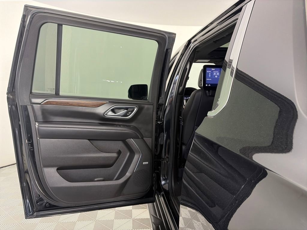 Used 2021 Chevrolet Suburban High Country AWD/4WD image 12