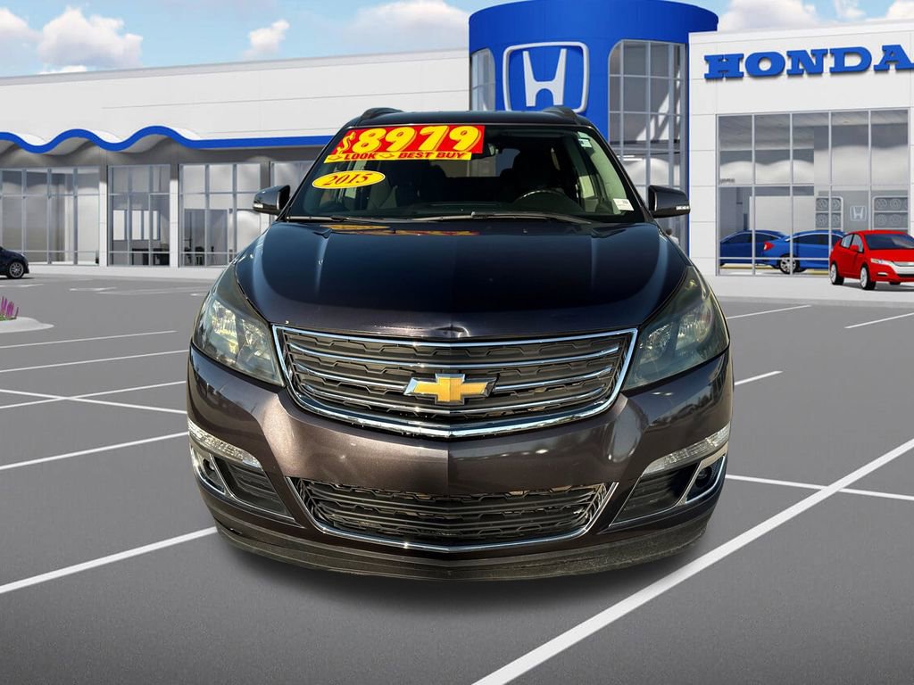 Used 2015 Chevrolet Traverse LT w/ Style and Technology Package image 2