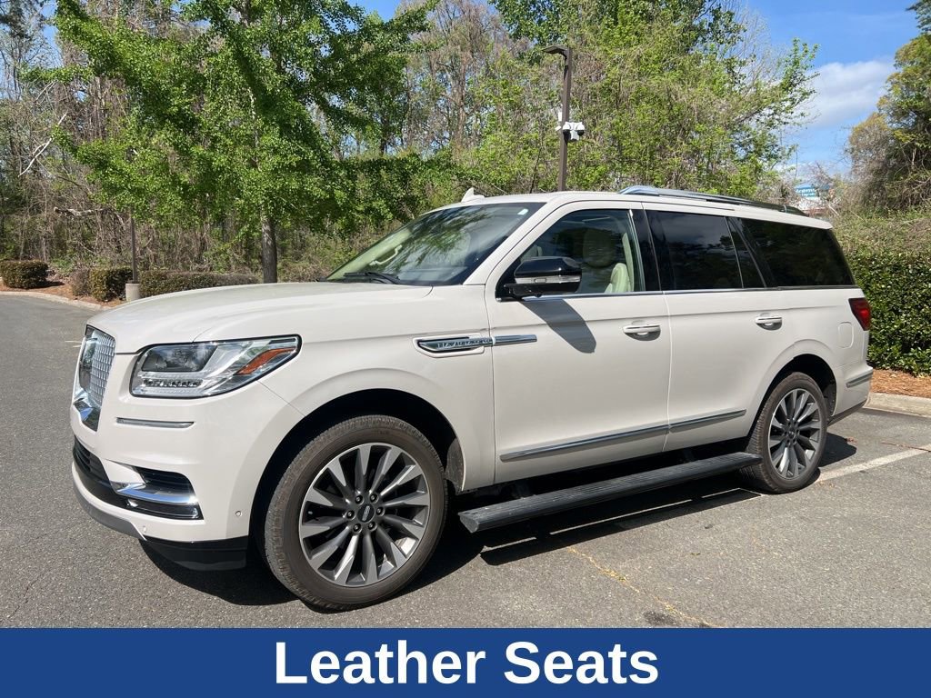 Used 2021 Lincoln Navigator Reserve w/ Luxury Package AWD/4WD image 2