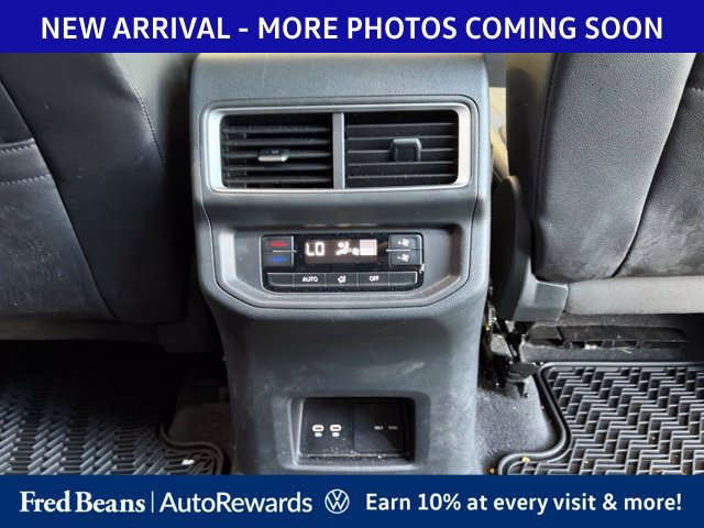Used 2024 Volkswagen Atlas SE AWD/4WD image 11