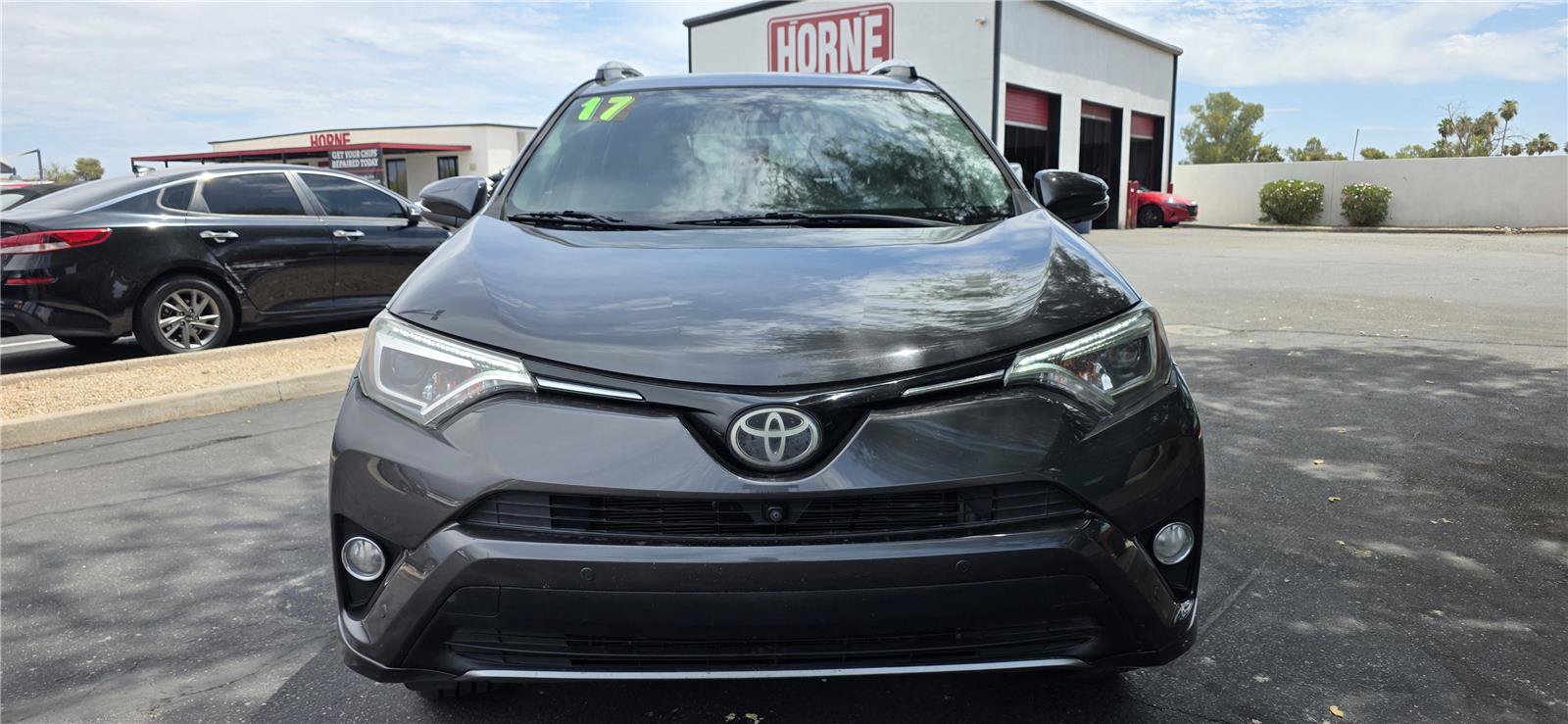 Used 2017 Toyota RAV4 Platinum FWD image 2