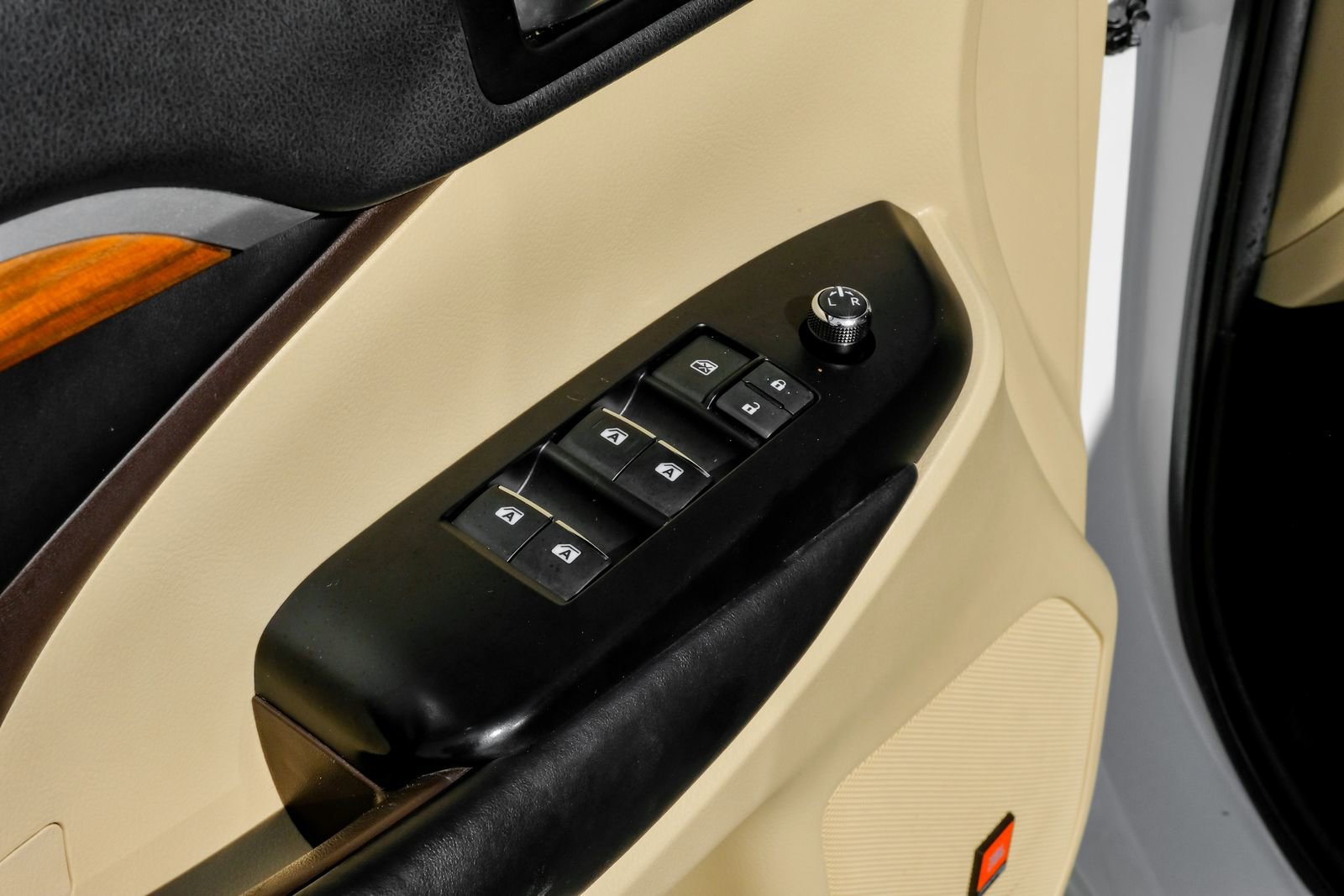 Used 2019 Toyota Highlander Limited FWD image 51