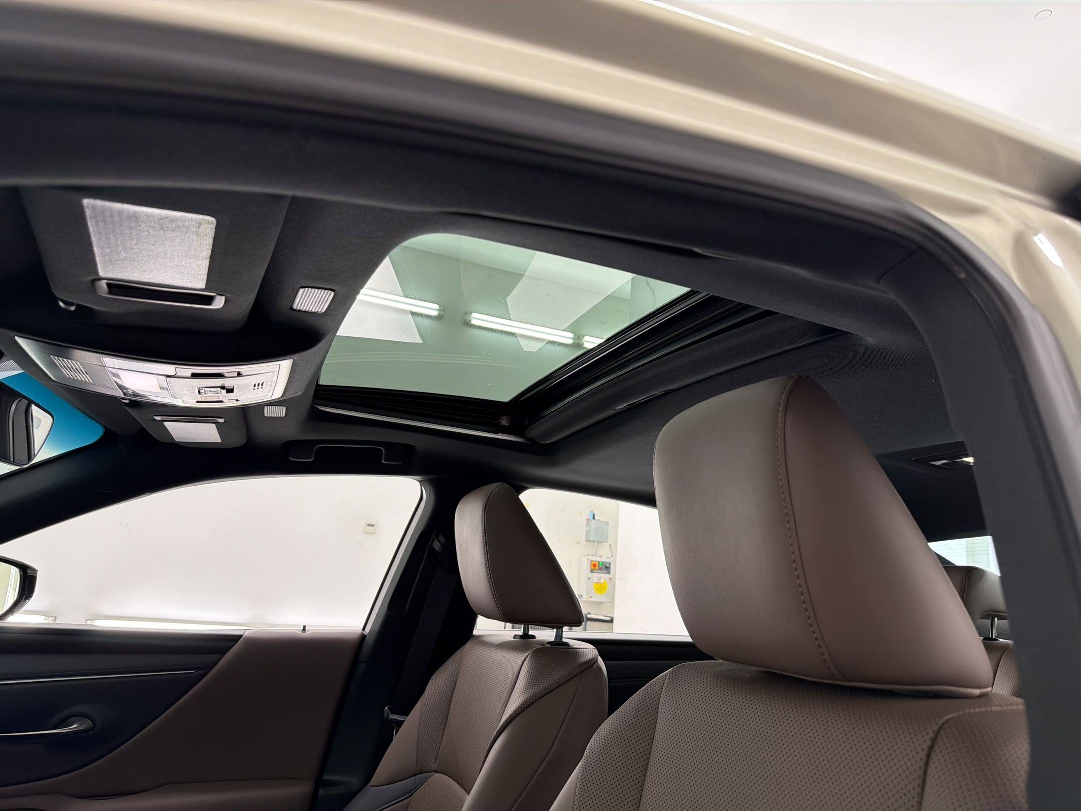 Certified 2023 Lexus ES 250 w/ Premium Package AWD/4WD image 28