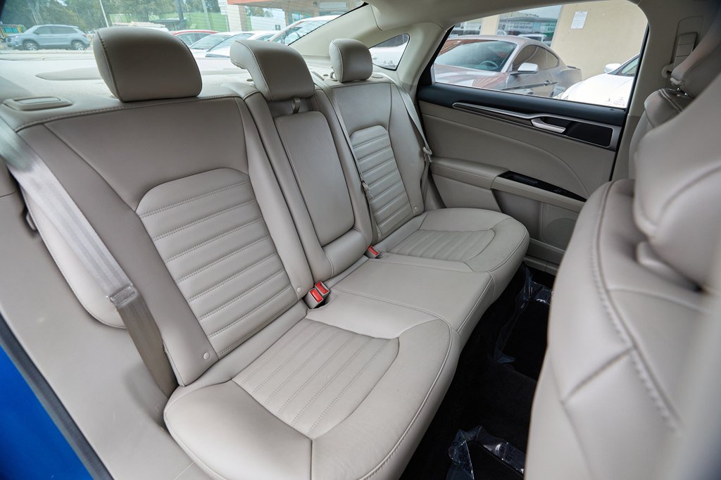Used 2017 Ford Fusion Energi SE FWD image 17