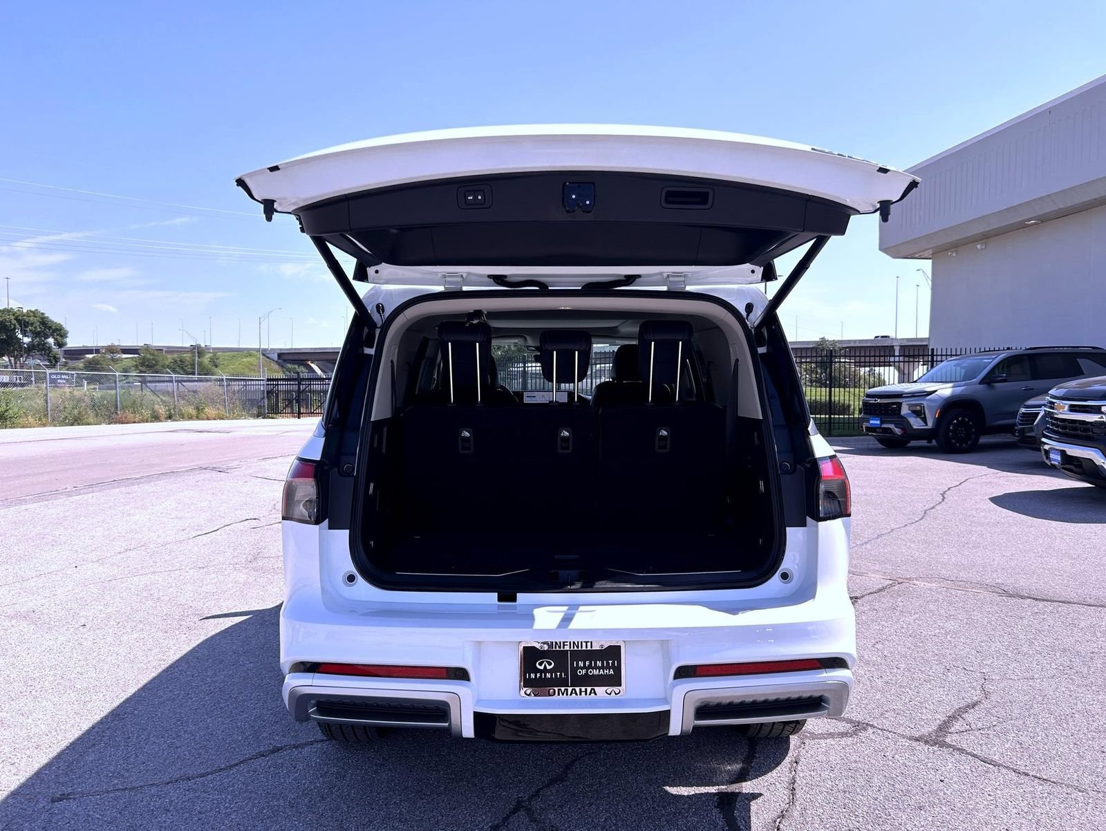 Used 2026 INFINITI QX80 Pure w/ Cargo Package AWD/4WD image 21