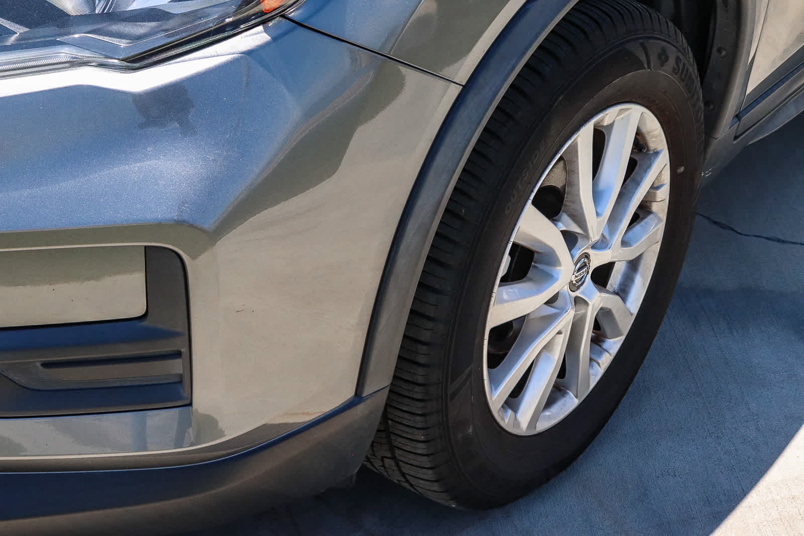 Used 2020 Nissan Rogue SV FWD image 4