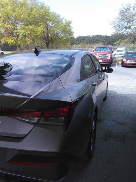 Used 2024 Hyundai Elantra SEL image 9