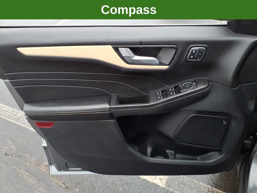 Used 2021 Ford Escape Titanium w/ Titanium Elite Package image 25