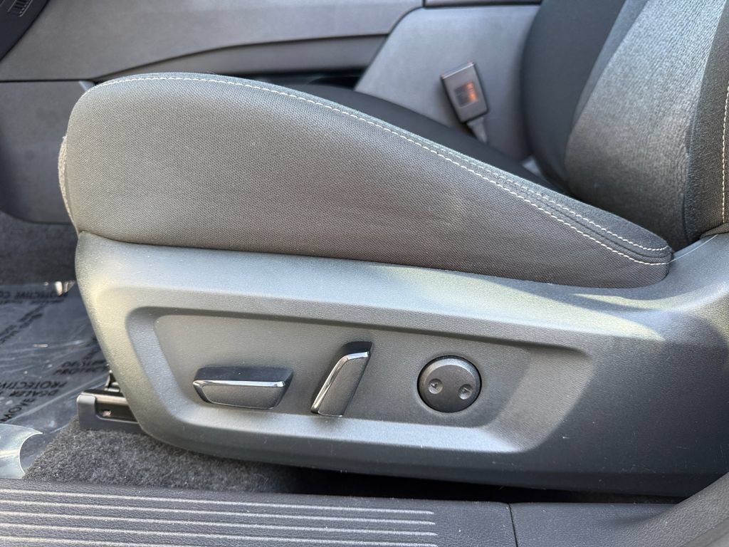 Used 2024 Nissan Rogue SV AWD/4WD image 10