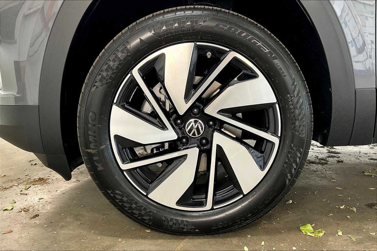 New 2025 Volkswagen Atlas SE image 14