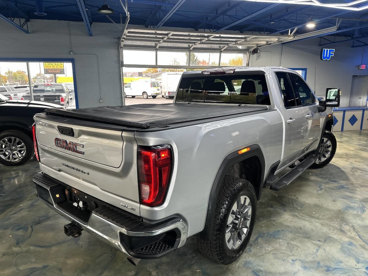 Used 2021 GMC Sierra 2500 SLE w/ SLE Value Package; image 3