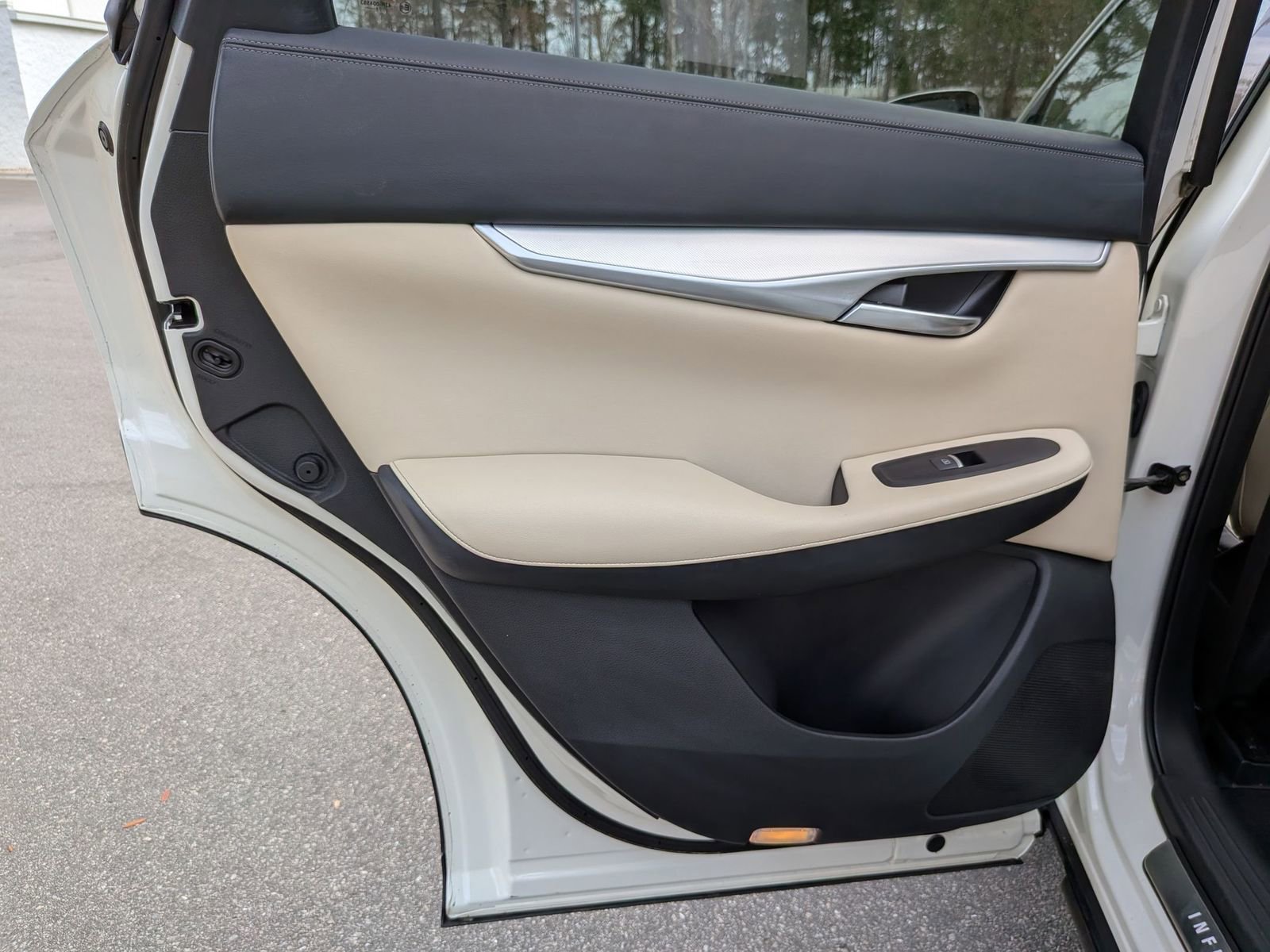 Used 2019 INFINITI QX50 Essential w/ Premium Heat Package image 30