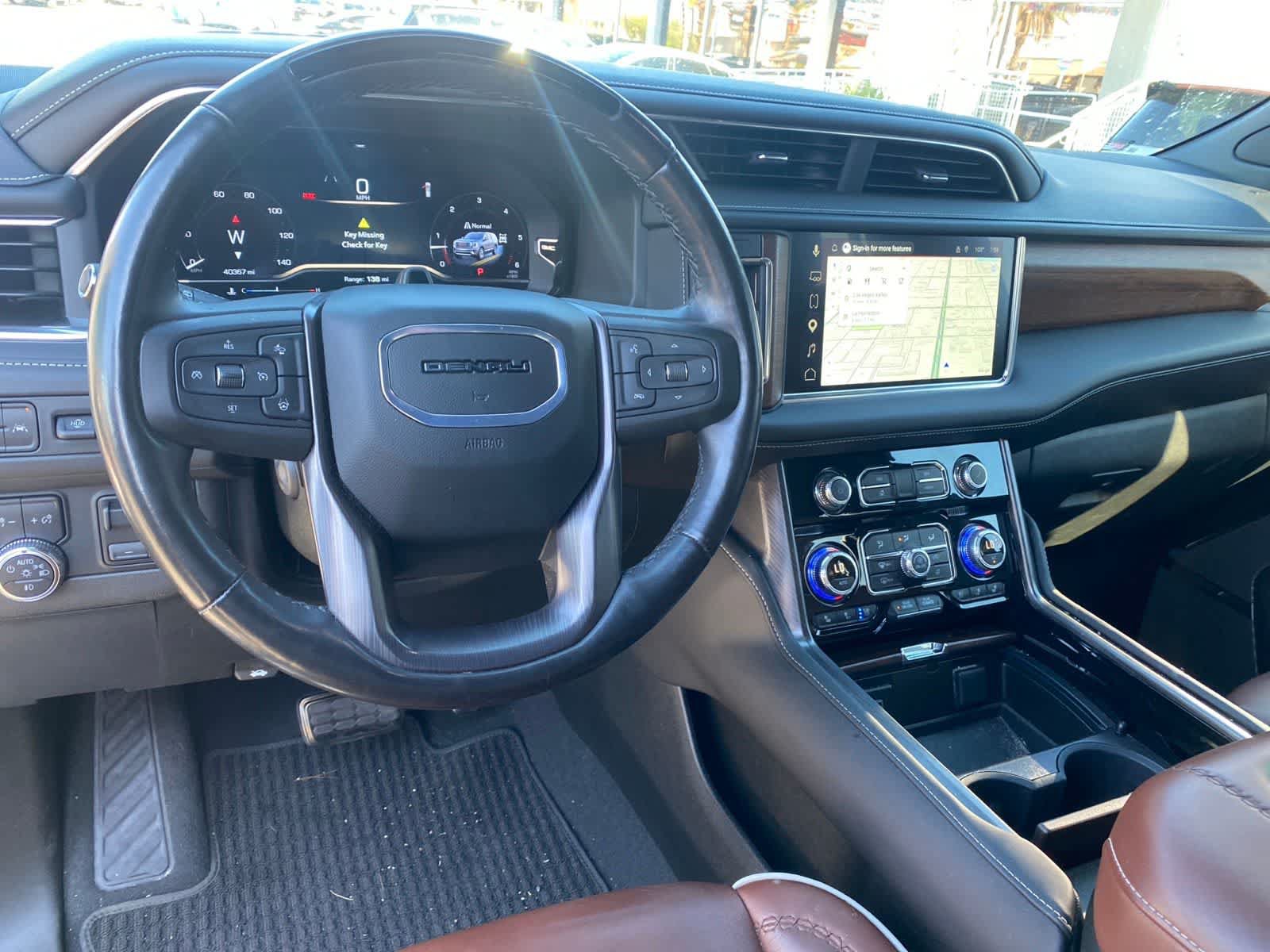 Used 2024 GMC Yukon Denali Ultimate AWD/4WD image 10